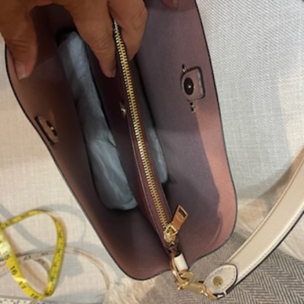 Coach Off-White Leather Shoulder Bag - Picture 9 of 11